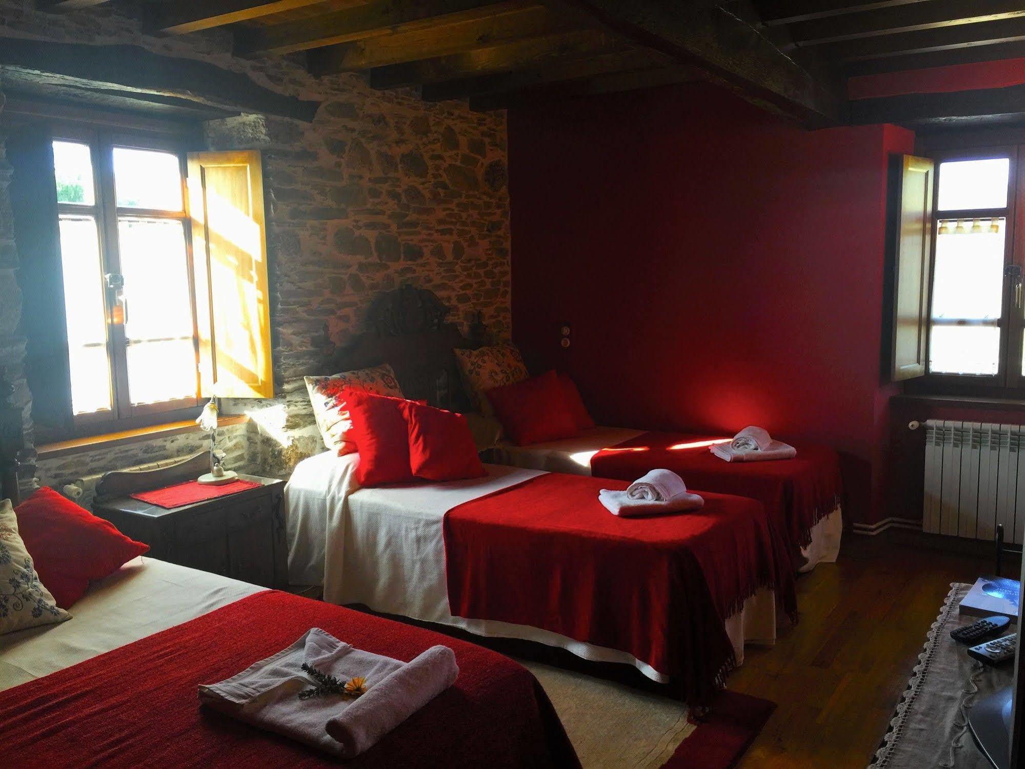 Hotel Os Tres Teixos Adelán Zewnętrze zdjęcie
